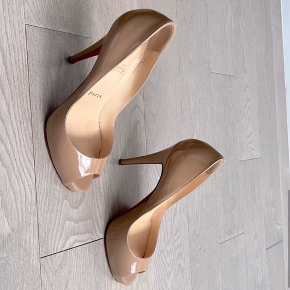 CHRISTIAN Louboutin peep toe very price 120nude heels - Picture 2 of 10